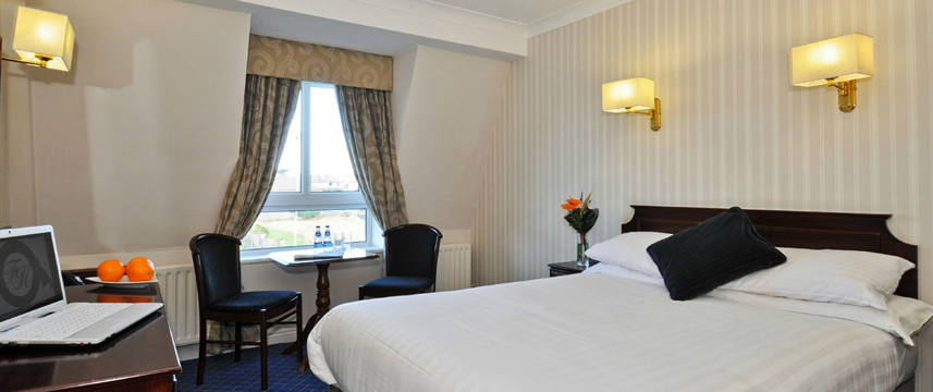 Flannery`s Hotel Single Room